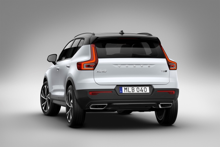 2019 Volvo XC40 T5 R-Design AWD in Crystal White Metallic from a rear left view